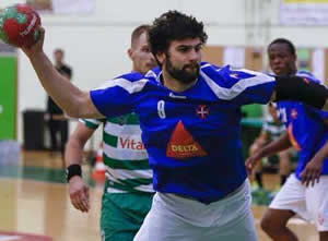 Andebol: Carlos Siqueira renova