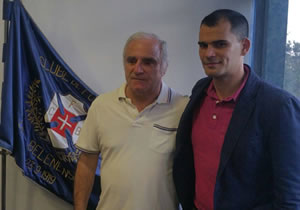 Prof. João Florêncio Jr. no comando técnico do Andebol