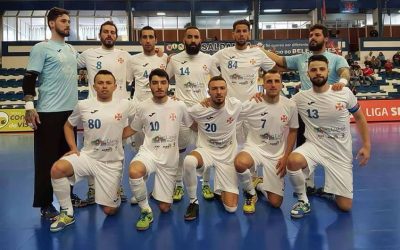 Azuis caem nos quartos-de-final