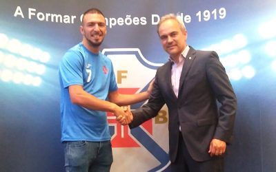 Fábio Armando continua de Azul