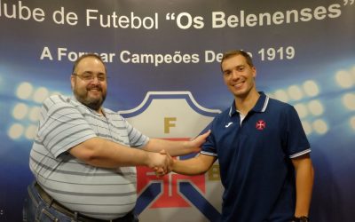 Tiago Brito continua de Azul