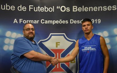 Dinis Rodrigues continua de azul