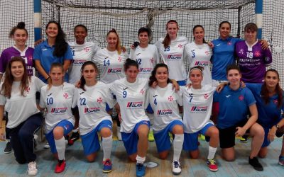 Azuis entram a ganhar nas meias-finais do Campeonato