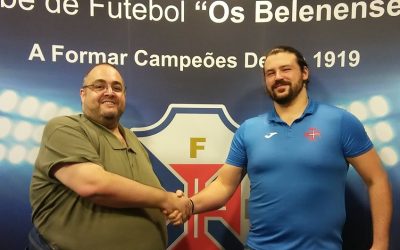Miguel Moreira avança para a sexta época ao serviço do andebol azul