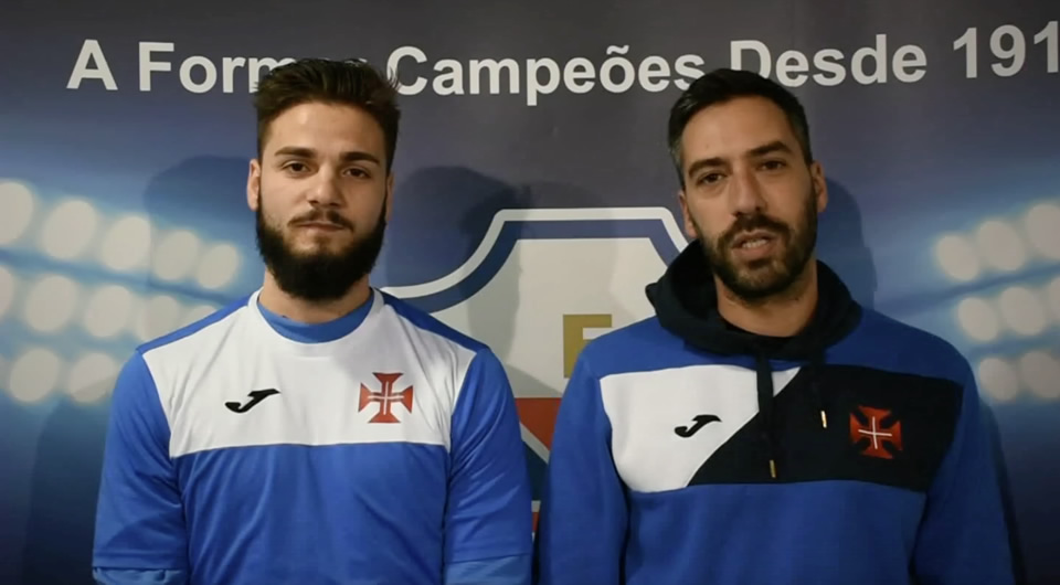 Quando o plantel dá os parabéns a um adepto muito especial