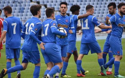 Pontaria afinada dos azuis na tarde do regresso às vitórias