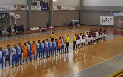 Azuis não seguraram o empate que se verificava ao intervalo