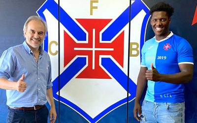 Nelson Mendes chega ao Restelo para reforçar a frente de ataque