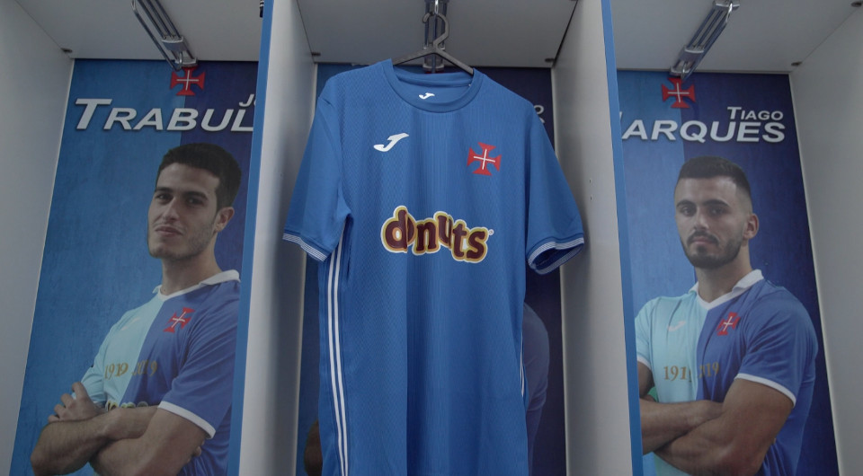 As camisolas oficiais estão a chegar