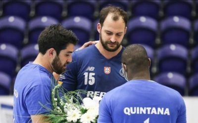 Desequilíbrio em noite de homenagem a Quintana