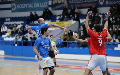 Derrota no derby deixa azuis a dois pontos do quarto lugar