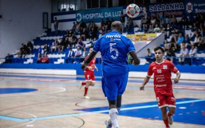 Belenenses vence na recepção ao Caxinas e encosta aos lugares de subida