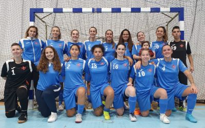 Noite de goleada mantém azuis invictas no Campeonato