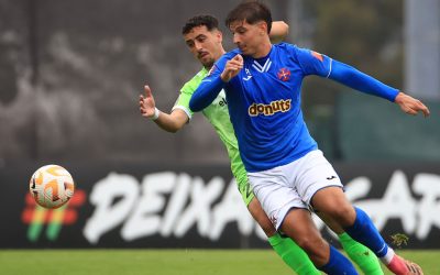 Competência defensiva e estrelinha mantêm azuis na liderança destacada