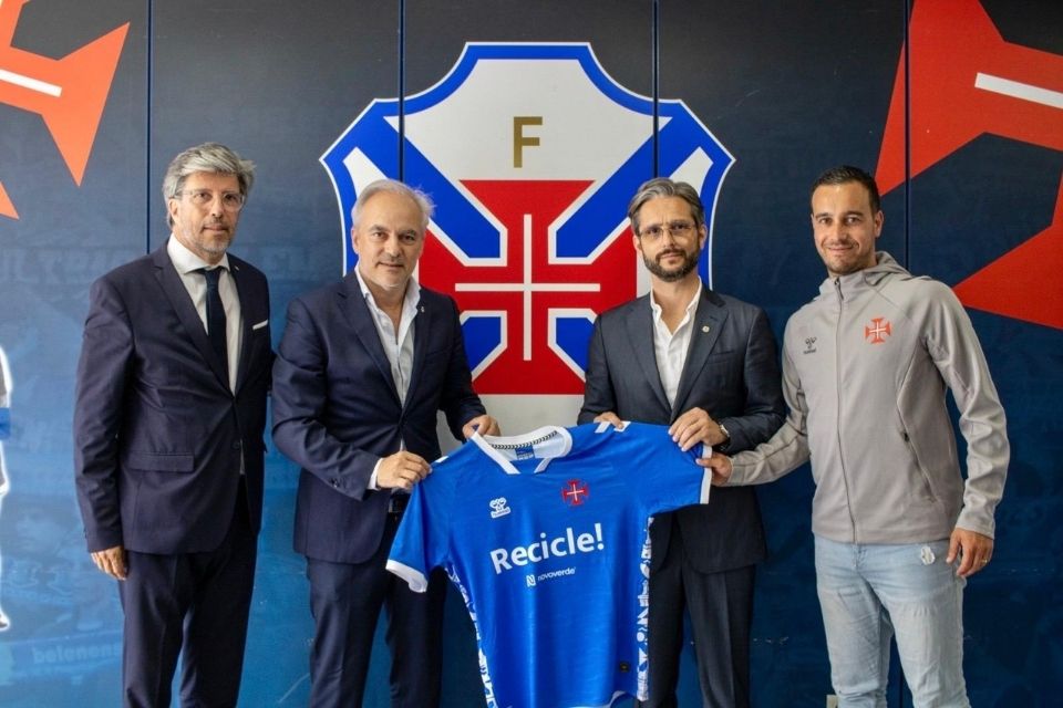 Cerimónia de apresentação do projeto de futebol feminino
